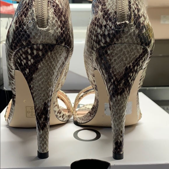 Women’s strappy heels - Picture 4 of 8